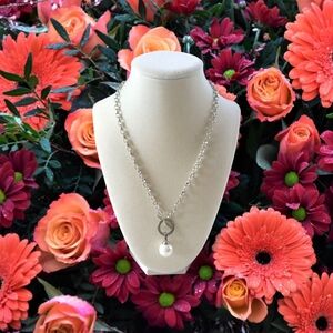 Elegant Silver Tone Toggle Pearl Pendant Necklace